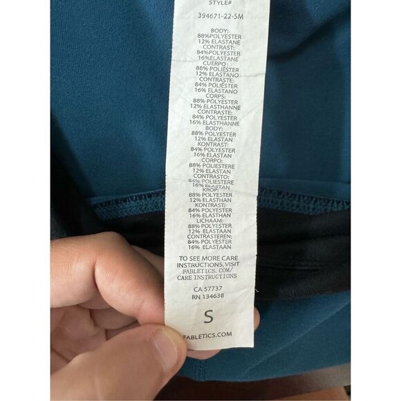 Fabletics Rio Run Crop Leggings Size Small - Picture 7 of 7